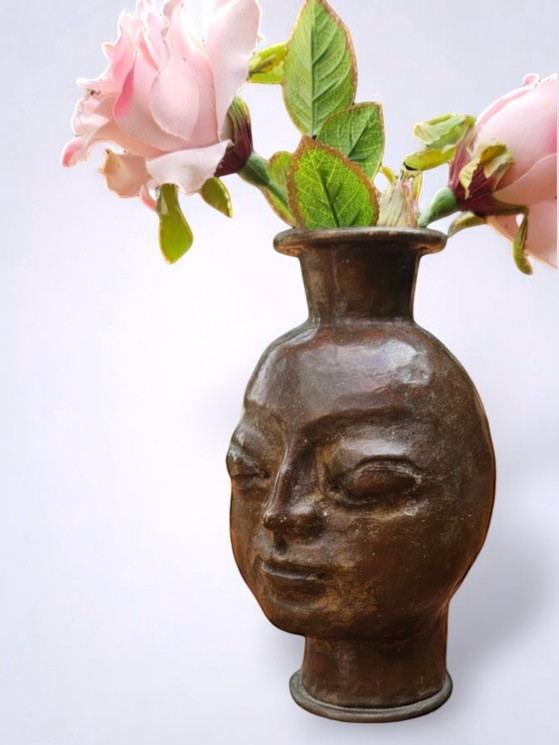 Vase Portrait